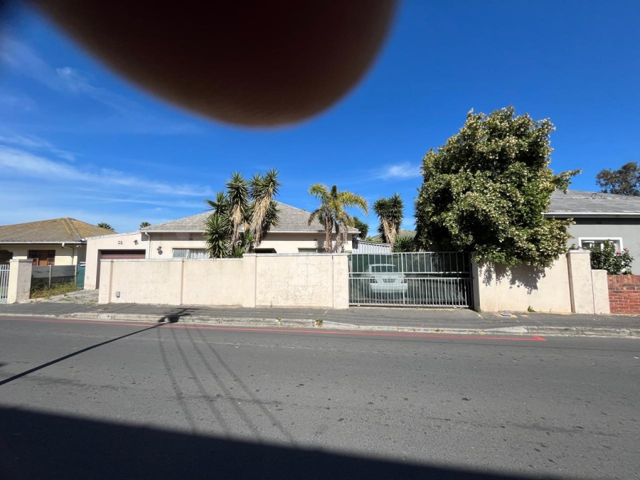  Bedroom Property for Sale in Fairfield Estate Western Cape